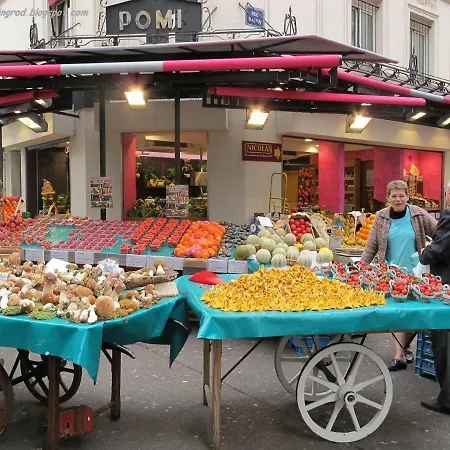 Little Boudoir Of Champs-elysees