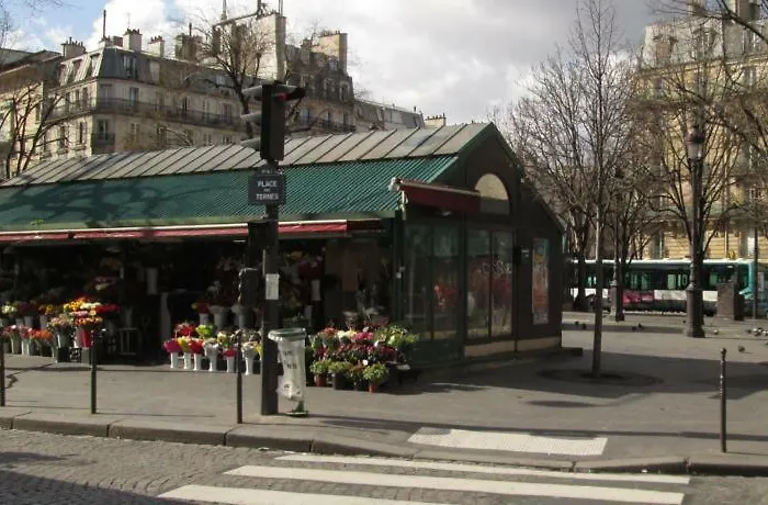 Little Boudoir Of Champs-elysees *